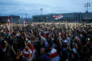 W Mińsku dwa mityngi – niepodległościowy i „za Baćkę”