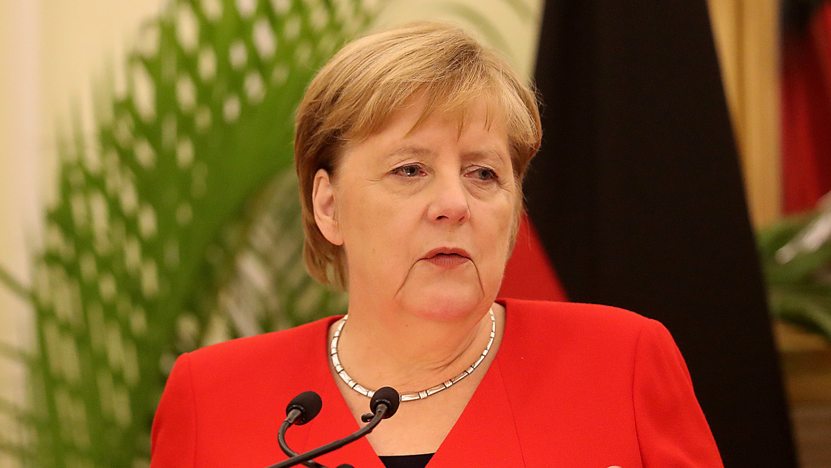Niemcy: Angela Merkel chce tworzyć stacje ładowania aut elektrycznych