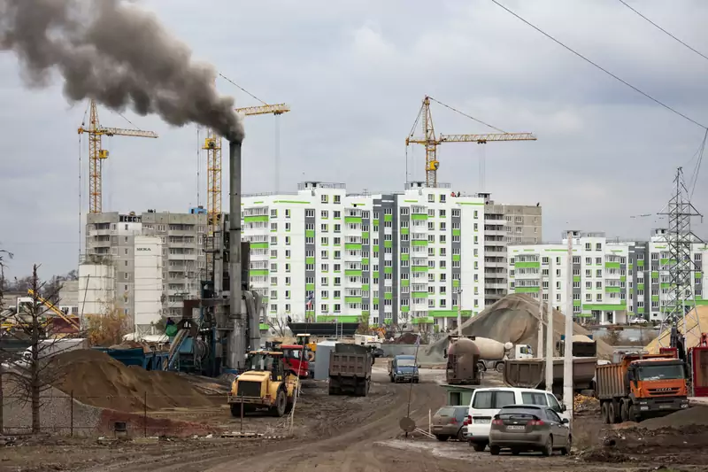 Bloki budowane w Mariupolu przez stronę rosyjską