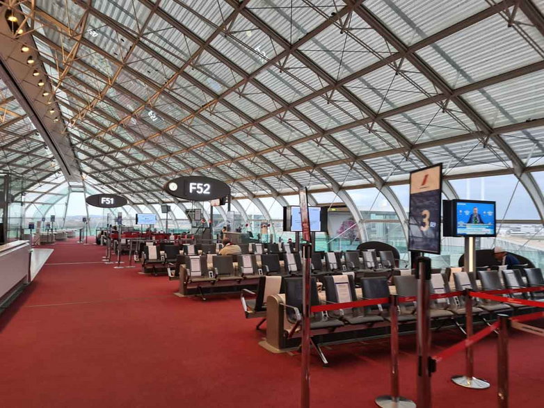 Lotnisko Paryż - Roissy Charles de Gaulle 2F 