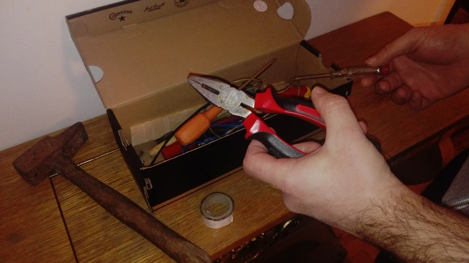 Ovaj Beograđanin zna da popravlja stvari, pa te usluge koristi da dobije besplatne protivusluge od komšija