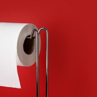 Végbélvérzés: az élénkebb piros vagy a sötétebb szín utal daganatra?