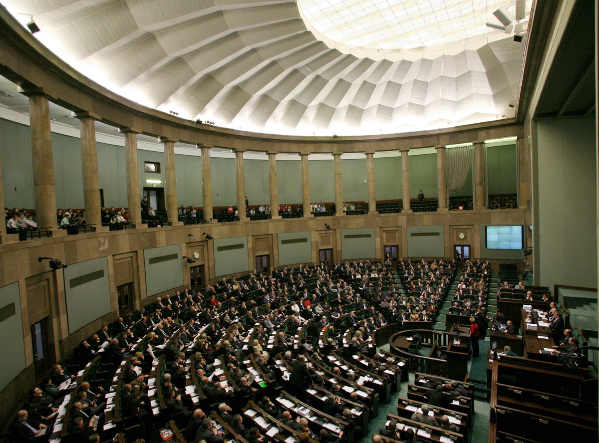 Kto Przedstawia Prezydentowi Ustawy Do Podpisu