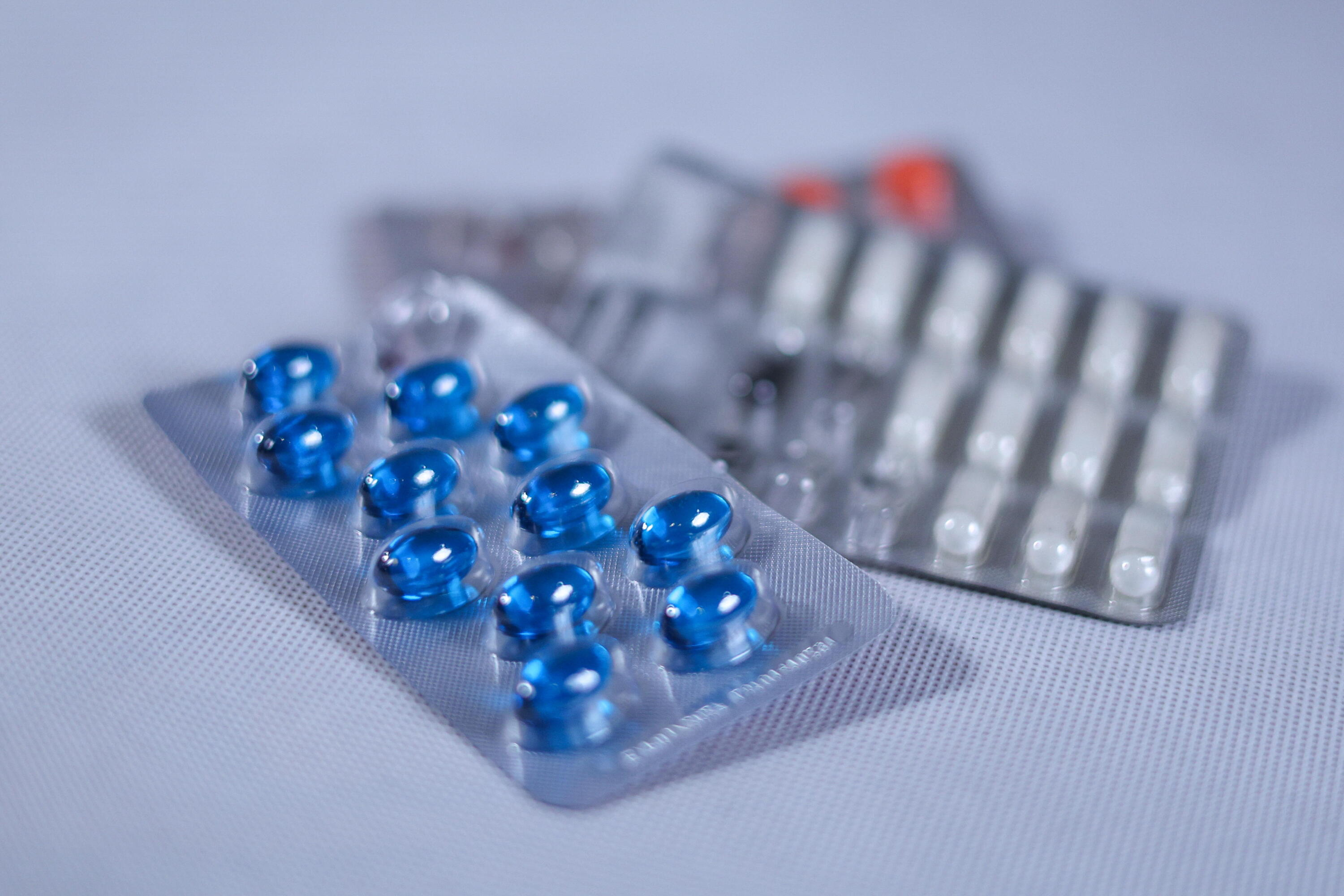 Włamanie do gabinet.gov.pl: Gang wystawił 912 fałszywych recept na narkotyki