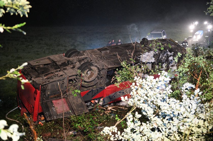 Tragedia na Podkarpaciu. Autokar spadł w przepaść. Są ofiary i ranni