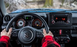 Suzuki Jimny najlepszą nowością 4x4 2019. Japończycy utarli nosa Niemcom