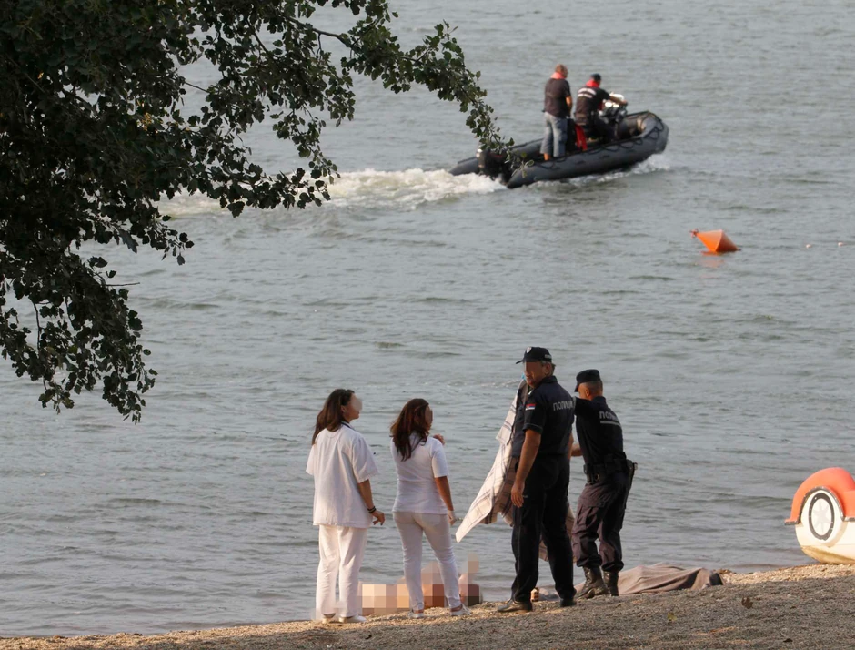 Srebrno jezero utapanje decaka foto Vladimir Zivojinovic (15)