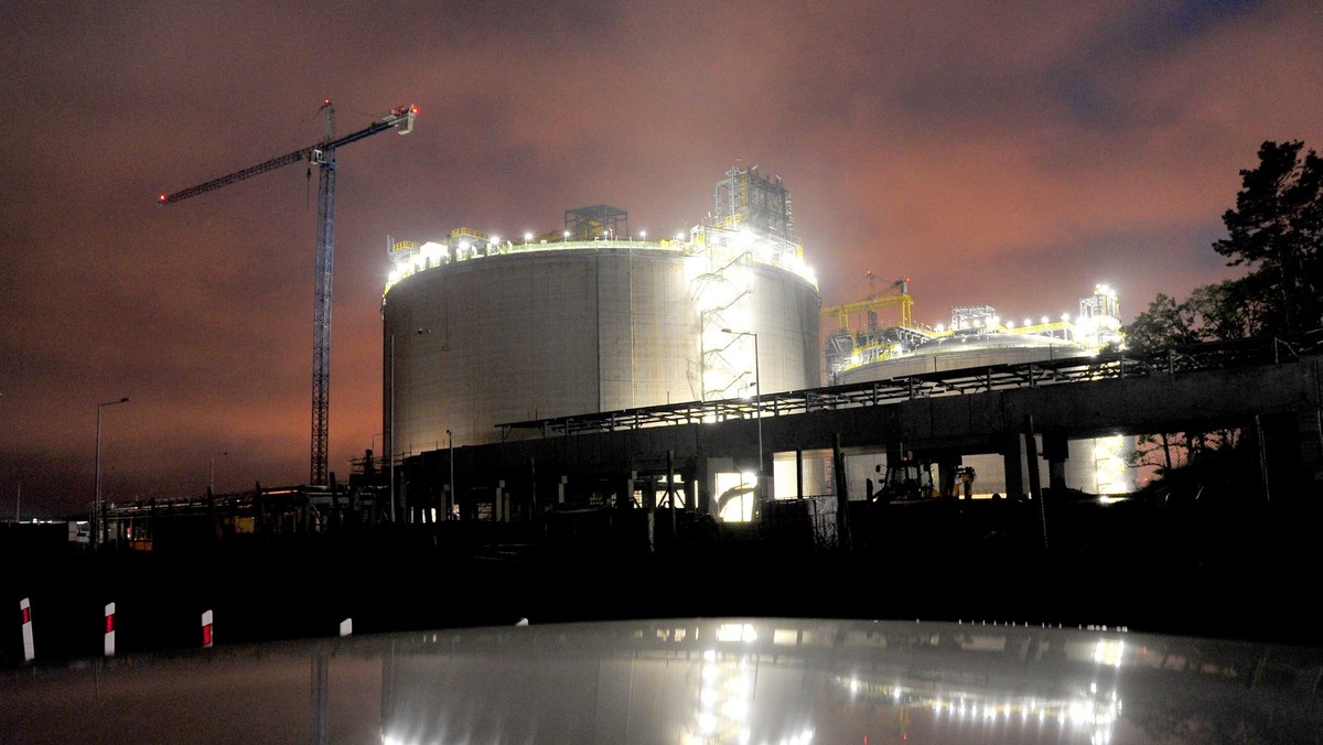 Świnoujście, 13.09.2014. Trwa budowa terminalu LNG (skroplonego gazu ziemnego), popularnie określanego jako gazoport. Terminal ma być oddany do użytku w 2015 r. 