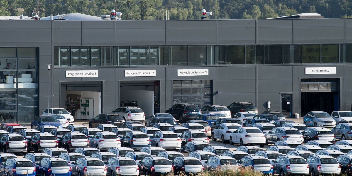 Jedną z najbardziej dotkniętych problemami branż jest motoryzacja.