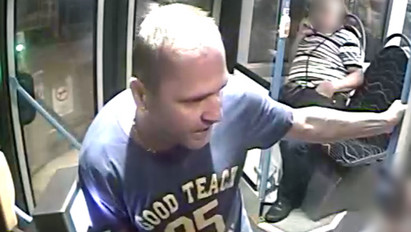 Segítsen megtalálni: buszsofőrt bántalmaztott ez a férfi Rákosmentén - videó