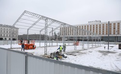Papcio Chmiel: Projekt pomnika smoleńskiego przypomina mój rysunek satyryczny