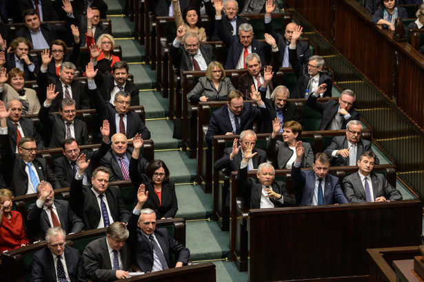 Sejm odrzucił w głosowaniu osiem poprawek zgłoszonych do nowelizacji przez PiS