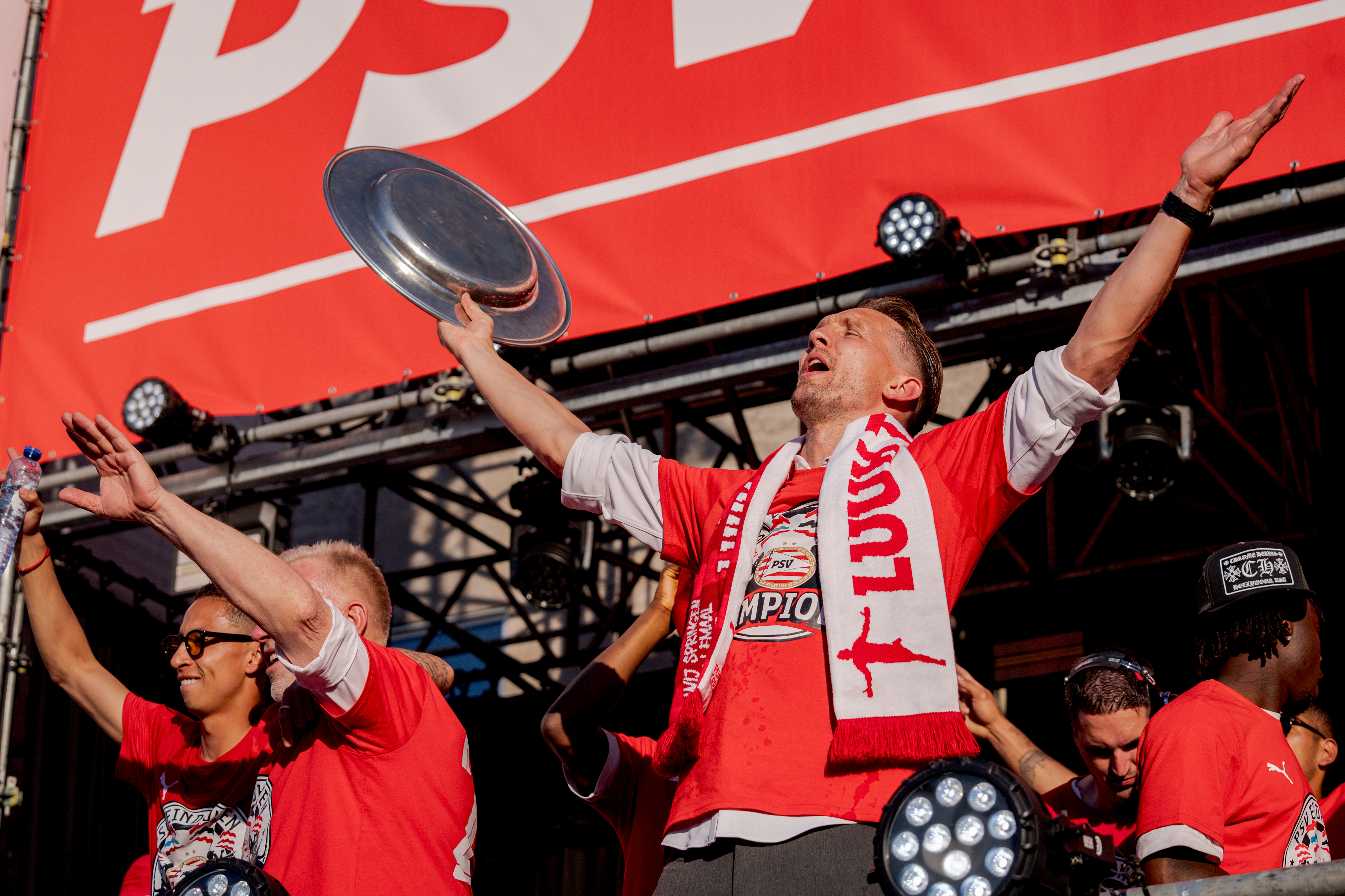 De Jong eerste actieve speler ooit in PSV Walk of Fame