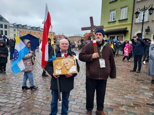 Uczestnicy marszu na placu Zamkowym