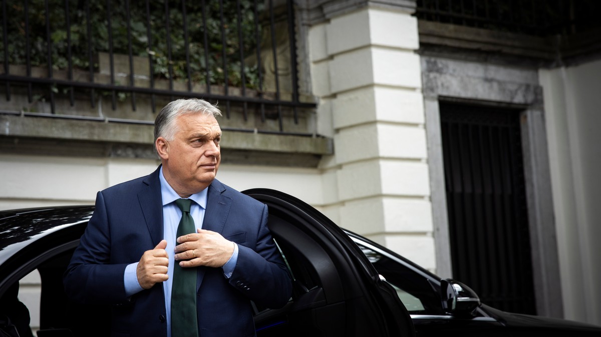 Horvátországban kapták lencsevégre a borostás, kigombolt inges Orbán Viktort: itt a fotó