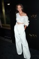 2016 - A tiszta, egyszerű fehér Katie Holmes jellegzetes megjelenése, ami mindig telitalálat