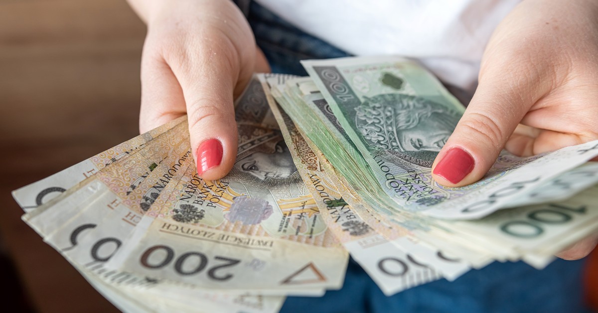 Od 5000 zł do nawet 28 000 zł dofinansowania. Do tej pory złożono prawie 60 tysięcy wniosków. Jakie warunki trzeba spełnić, aby otrzymać pieniądze?