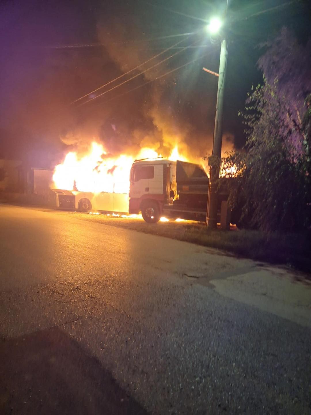HaZZ: Požiar autobusu v Sadoch nad Torysou spôsobil škodu za 230 000 eur.