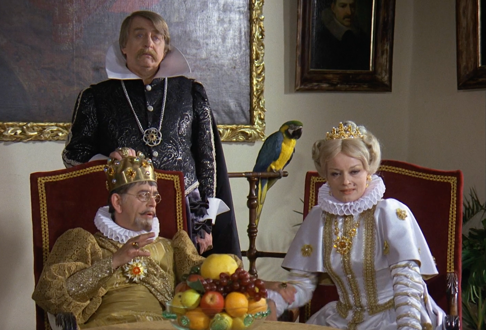 Českí herci Vlastimil Brodský, Oldřich Velen a Jana Brejchová v seriáli Arabela.