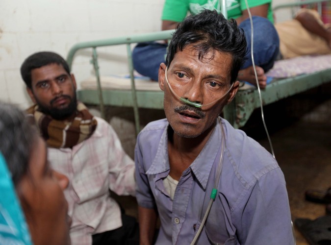 Według lokalnych mediów wiele osób, które piły toksyczny alkohol nie zgłosiło się do lekarza, obawiając się konsekwencji prawnych