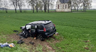 Tragiczne zderzenie osobówek pod Nysą. Zginęły dwie osoby [ZDJĘCIA]