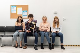 Nowa grupa pacjentów zyska prawo do leczenia bez kolejki. Zmiany w systemie NFZ coraz bliżej