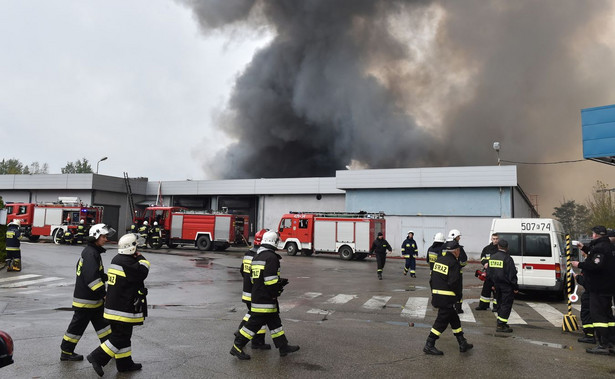 Małopolskie: Pożar składowiska odpadów w Kluczach opanowany