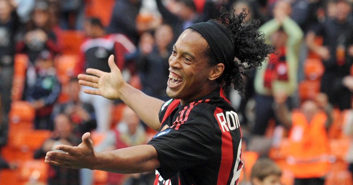 Ronaldinho w więzieniu robi to, co potrafi najlepiej ...