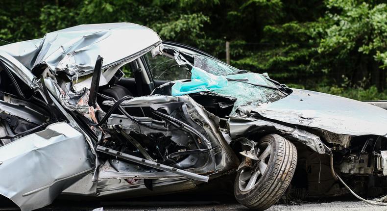 Accident-voiture-écrabouillée