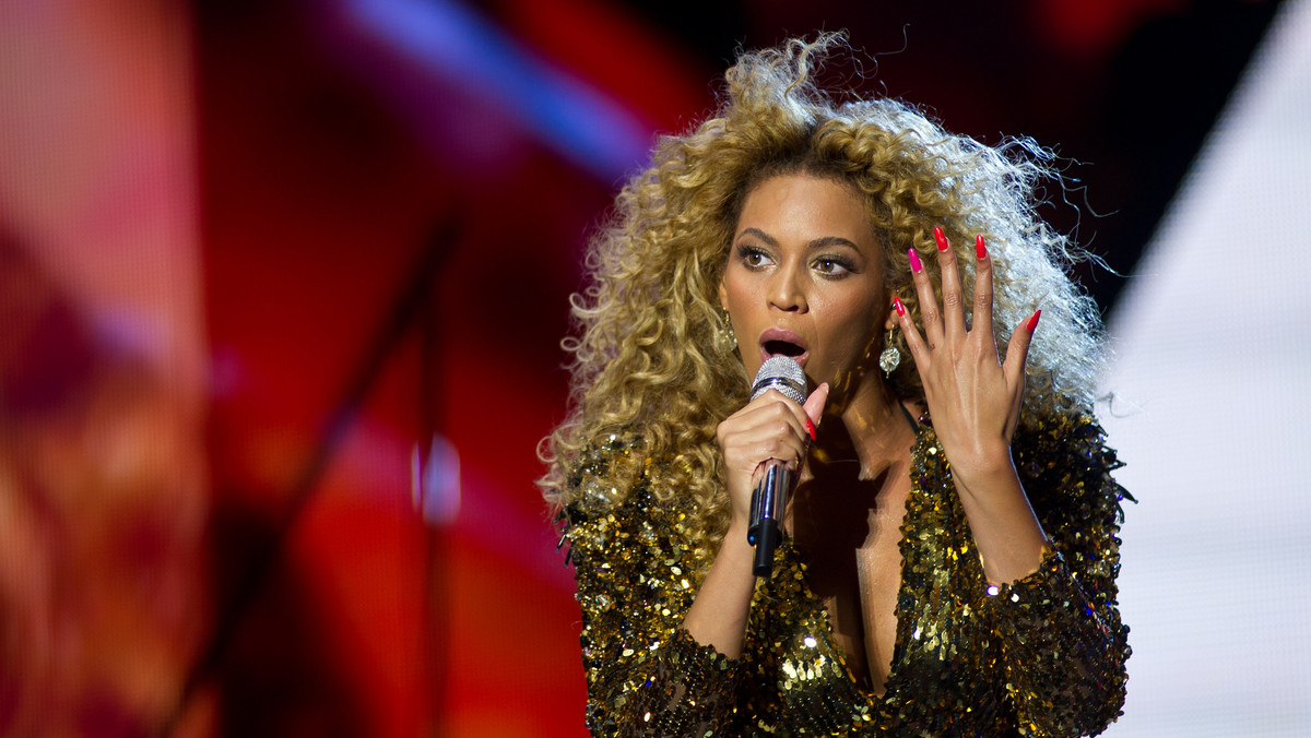 Z okazji pierwszego Światowego Dnia Pomocy Humanitarnej (World Humanitarian Day) Beyoncé przygotowała klip do nagrania "I Was Here".