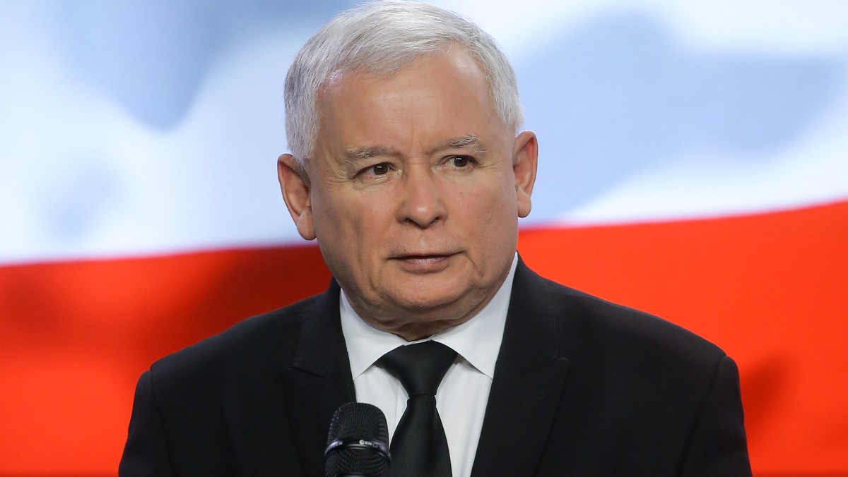 Skład rządu jest bardzo wyraźnym sygnałem, że władzę w Polsce będzie sprawował "silny człowiek" Jarosław Kaczyński, a nie premier Beata Szydło - powiedział ekspert niemieckiej Fundacji Genshagen Stephen Bastos. Politolog obawia się marginalizacji Polski.