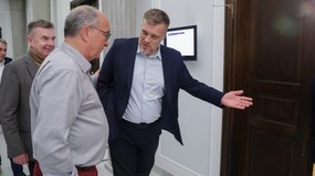 Takie gesty to już przeszłość. Odpływ wyborców Nowej Lewicy do Partii Razem