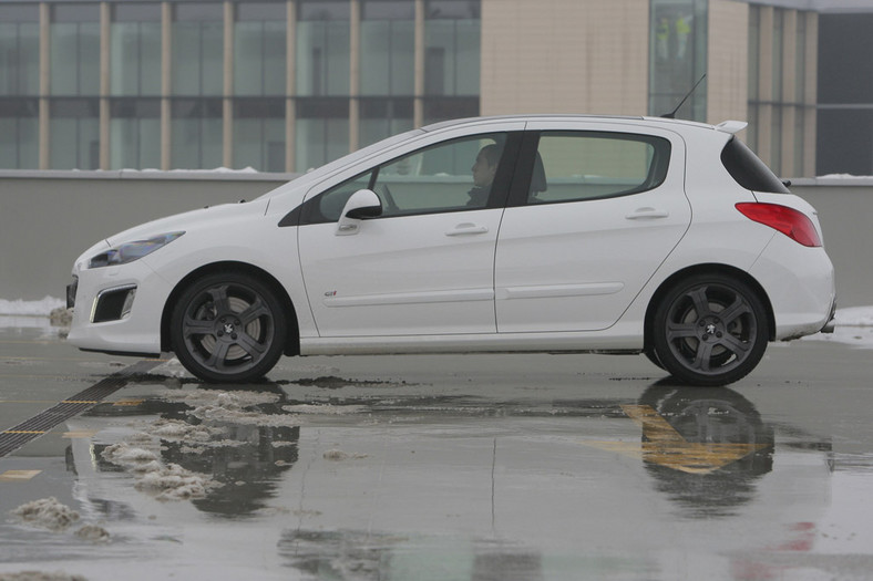 Peugeot 308: GTI po francusku