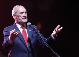 Macierewicz: UE musi wrócić do chrześcijańskich korzeni
