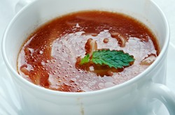 Idealna pomidorowa z niedzielnego rosołu? Zrób to, a zachwycisz się smakiem