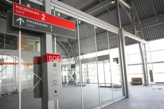 Władze lotniska w Modlinie twierdzą, że remont pasa zacznie się jednak w przyszłym tygodniu