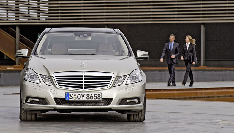 IAA Frankfurt 2009: Mercedes-Benz E - kombi nadjedzie jesienią, sedan kupiło 40 tys. osób