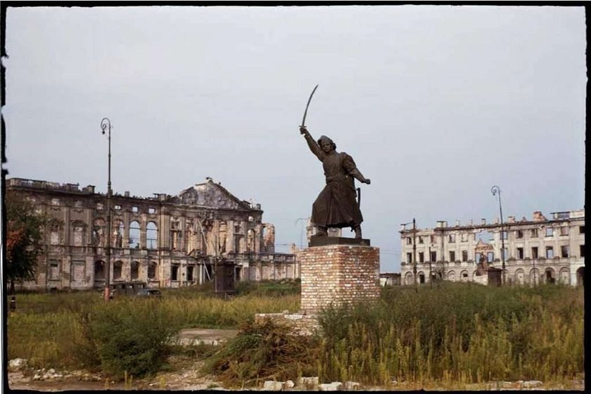 Zrujnowana stolica w kolorze