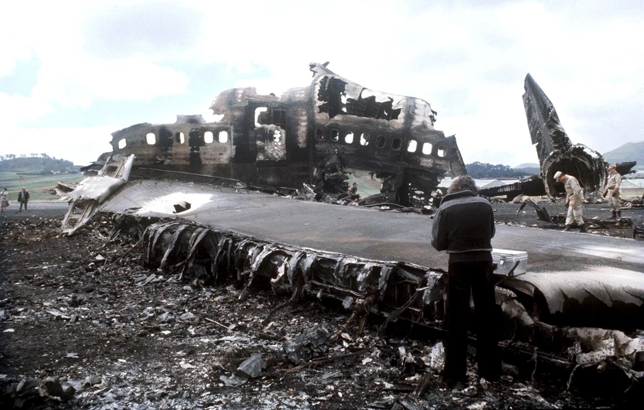 Olupina aviona posle nesreće