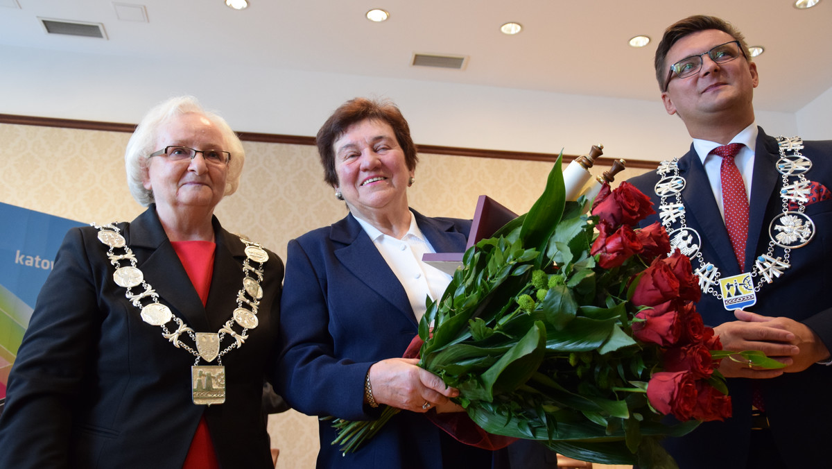 Jolanta Wadowska-Król, lekarka, która w latach 70-tych uratowała przed ołowicą setki dzieci z katowickich Szopienic, otrzymała dziś tytuł Honorowego Obywatela Katowic. – To bohater naszych czasów – mówił o katowiczance Marcin Krupa, prezydent Katowic.