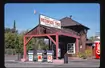 Redwood Tree Service Station w Ukiah w Kaliforni, USA