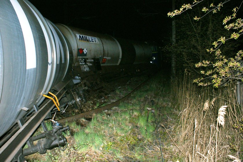 Groza na torach. Wykoleił się pociąg z cysternami