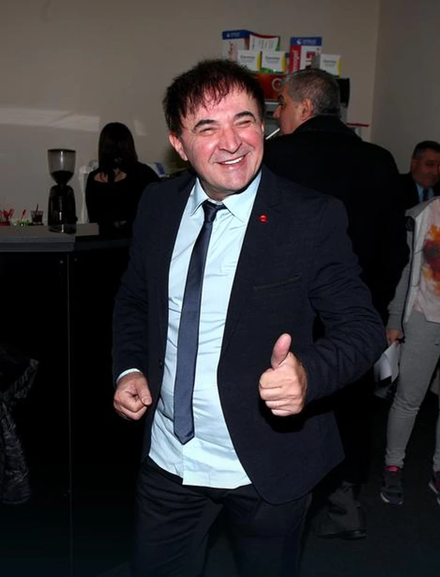 "VREME JE DA VIDITE MOG DRAGOG!" Elektra Elit se VENČALA u Sarajevu, prisustvovala njena deca i najbliži - a evo šta je SPREČILO NJENO GALA SLAVLJE!