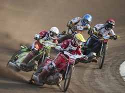 Bunt żużlowców. Boją się, że zabić ich mogą tłumiki