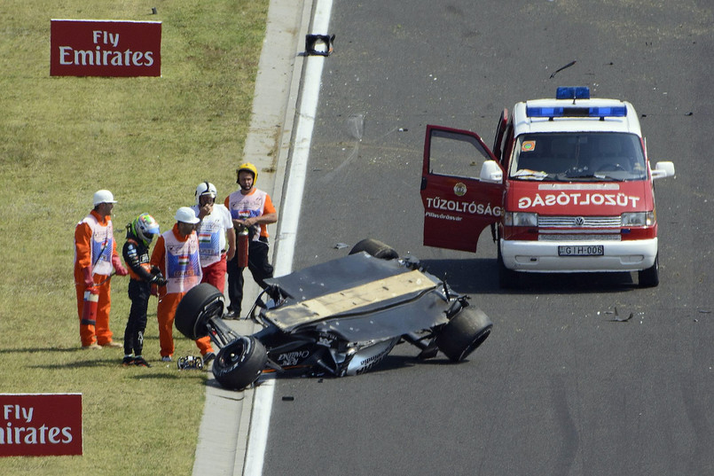 Sergio Perez dachował na treningu przed Grand Prix Węgier. ZDJĘCIA