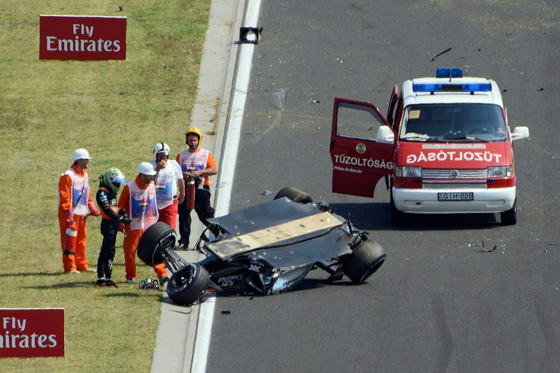 Sergio Perez dachował na treningu przed Grand Prix Węgier. ZDJĘCIA