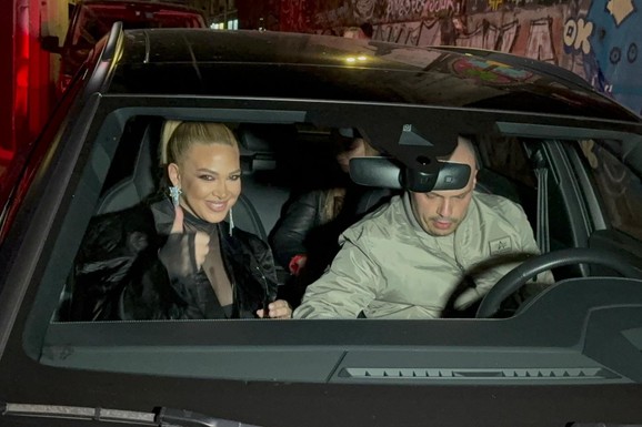 (VIDEO) "ODLIČNO SAM NAKON POROĐAJA" Milica Todorović gostovala koleginici na koncertu, pa se zahvaljivala prisutnima za ČESTITKE NA BEBI