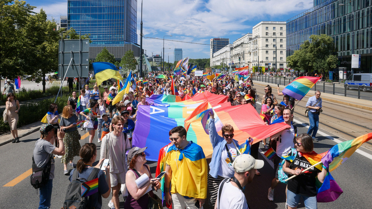 Pierwsze prawomocne wyroki w sprawie uchwał "anty—LGBT". "Narusza godność"