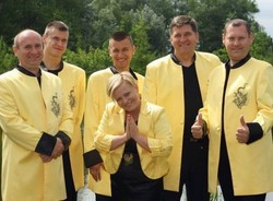 Jak disco polo podbiło Azję, czyli tajemnice chińskiej przygody Bayer Full