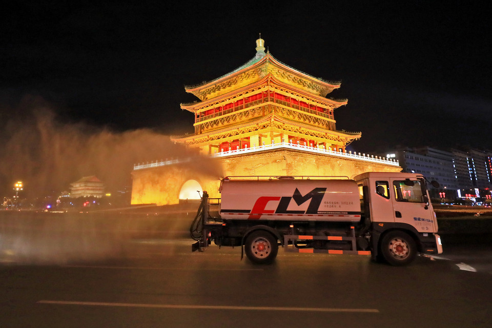 Rekordowe liczby zakażeń i surowy lockdown w Xi’an 